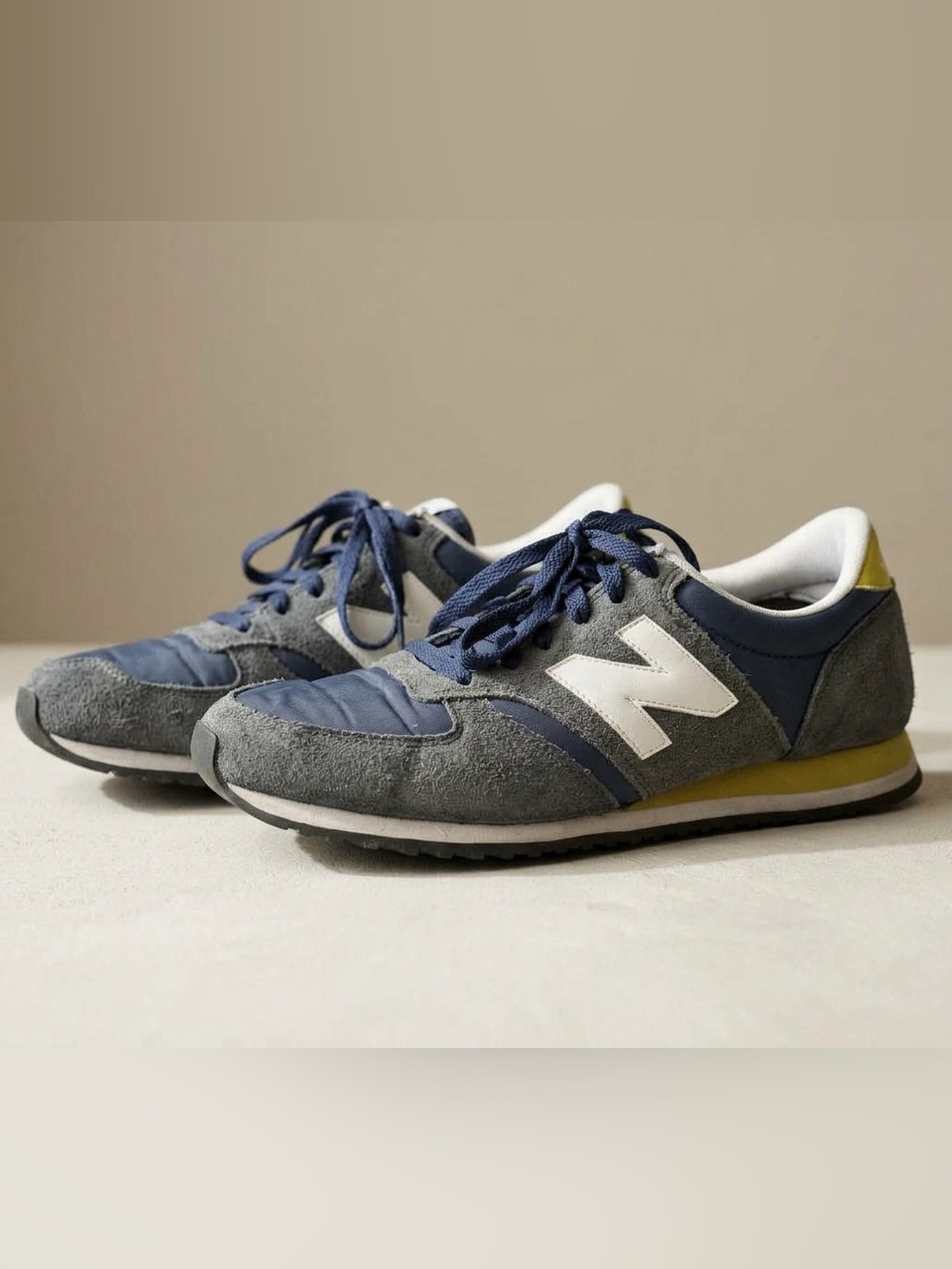 New Balance Men's Navy, Gray & Yellow Retro Sneakers